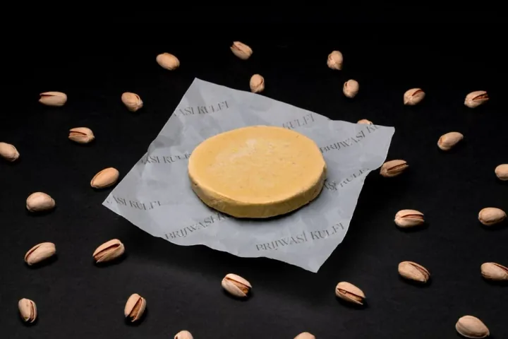 Pista king size kulfi