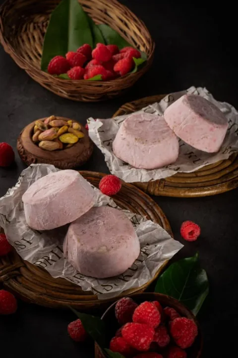 Raspberry Kshiir kulfi